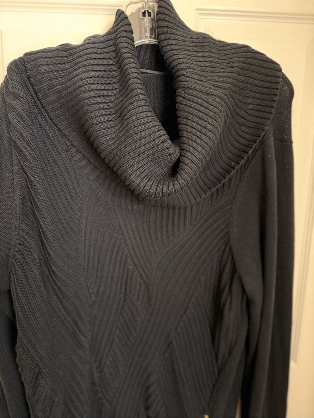 INC Asymmetrical Ribbed Cowl Neck Black Sweater Gold Accent Zippers Size 2X EUC - Picture 5 of 12